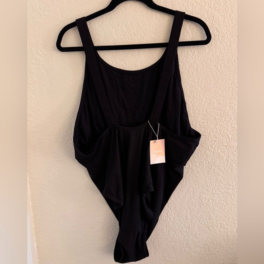 Andie Women's Black Top - Picture 2 of 5